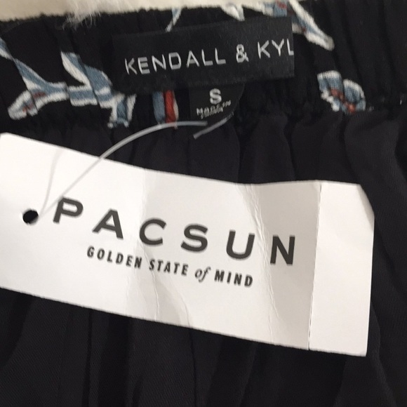 Kendall & Kylie Floral Lace Hem Shorts New Small - Picture 4 of 6